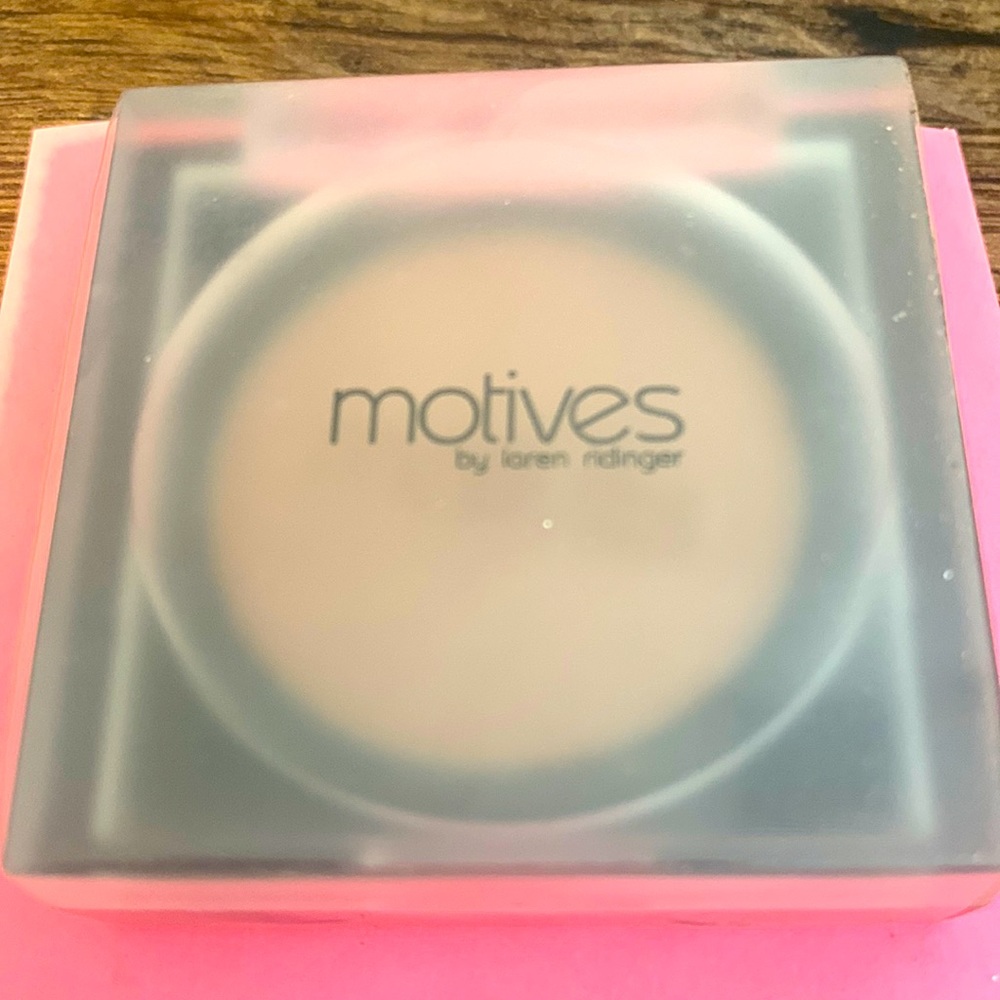 New sealed MOTIVES Burnt Caramel Blush (266U)